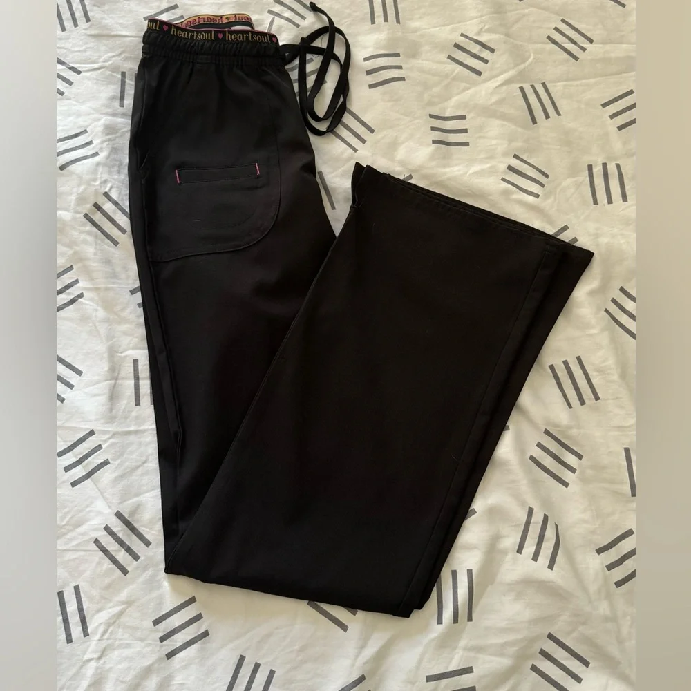 Esthetician scrubs - Picture 4 of 4